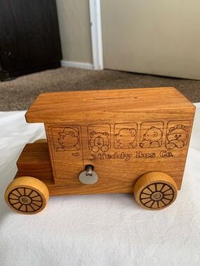 Teddy Bus Co. Wooden Delivery Truck Coin Bank Music Toy Vintage Toystalgia 1988
